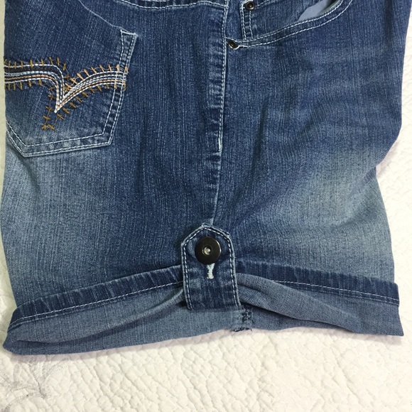Creative looks blue Jean shorts size 12 - Picture 3 of 4